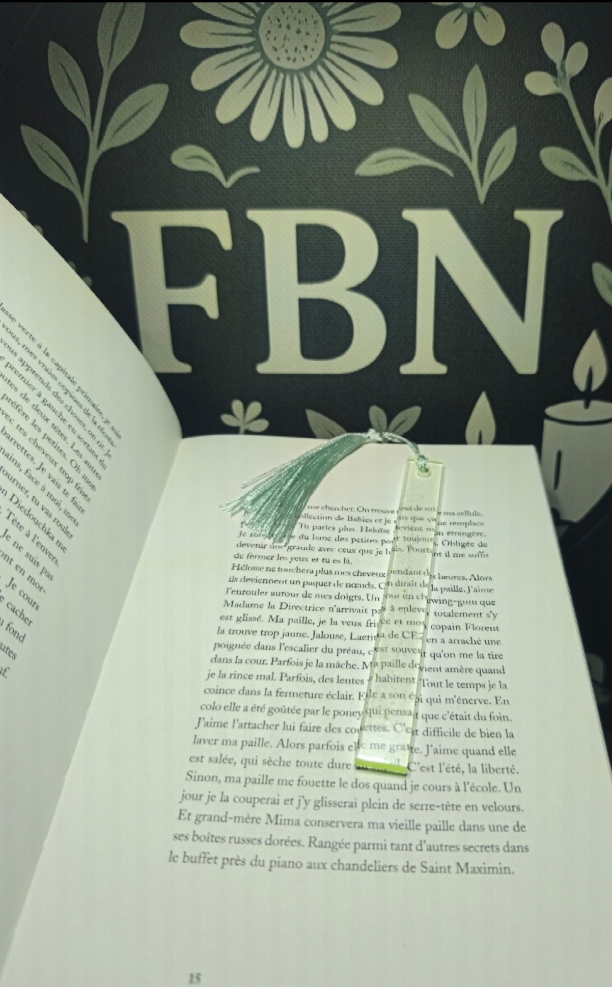 Marque pages artisanale en résine n°9