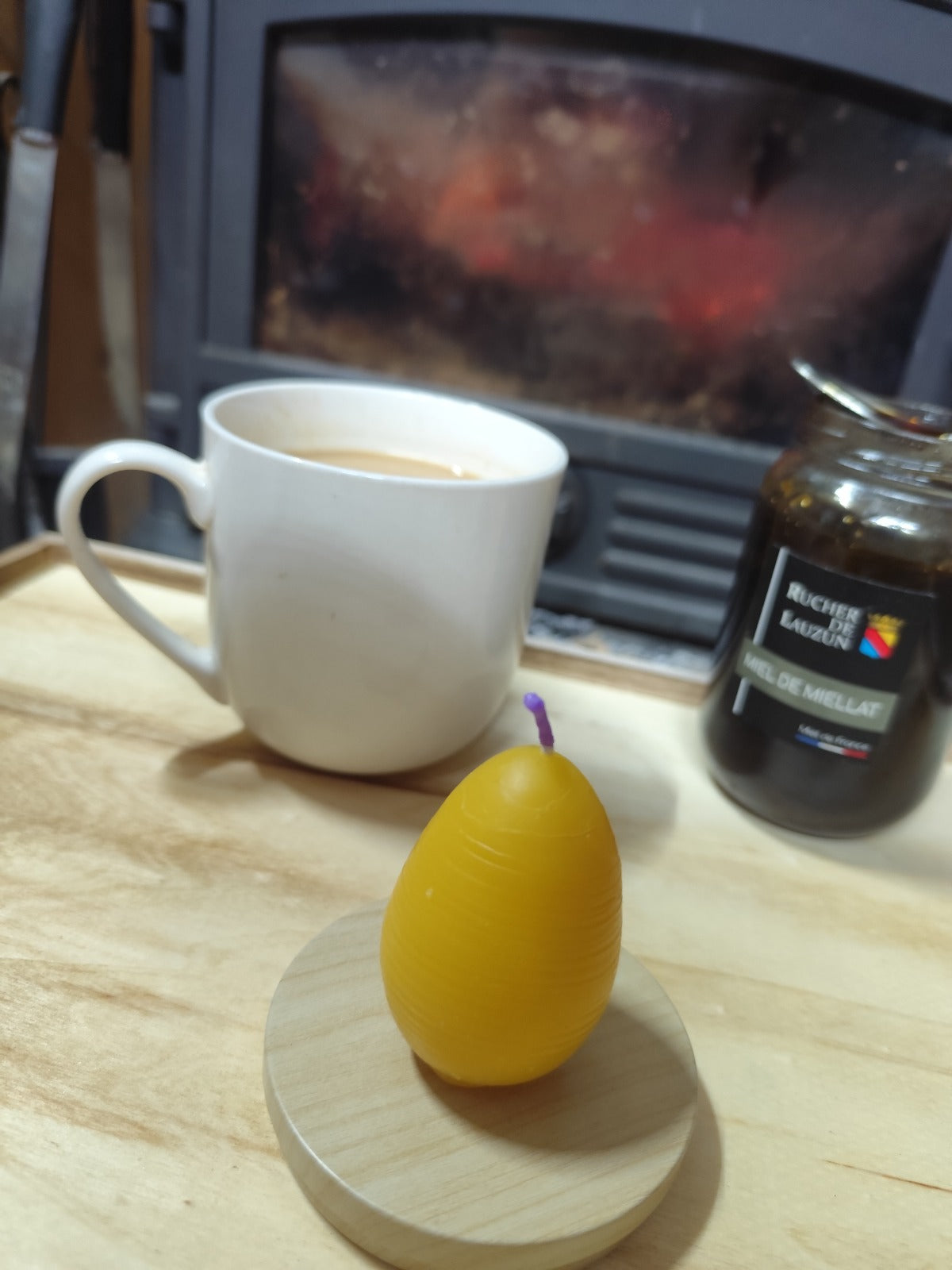 Bougie "oeuf" en cire d'abeille