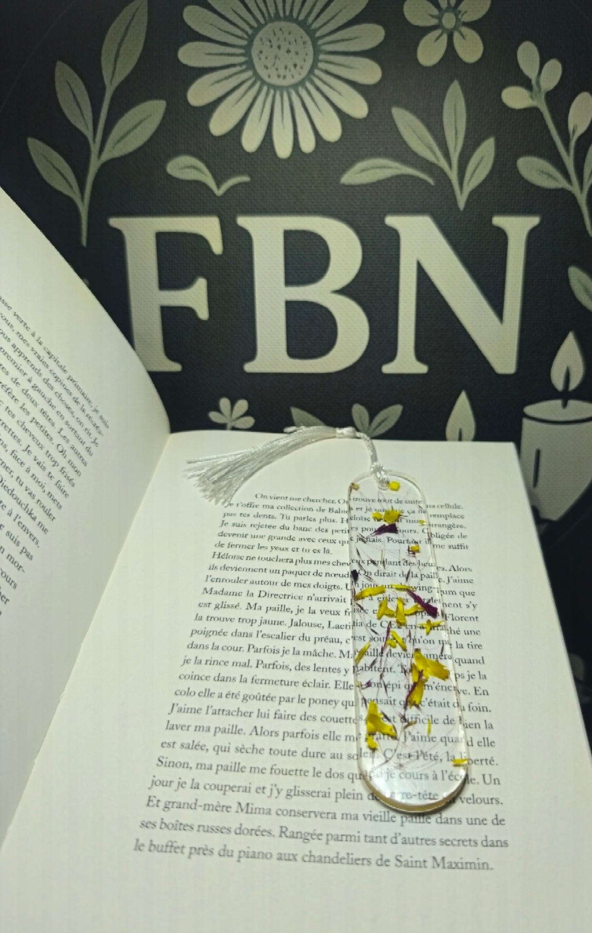 Marque pages artisanale en résine n°8