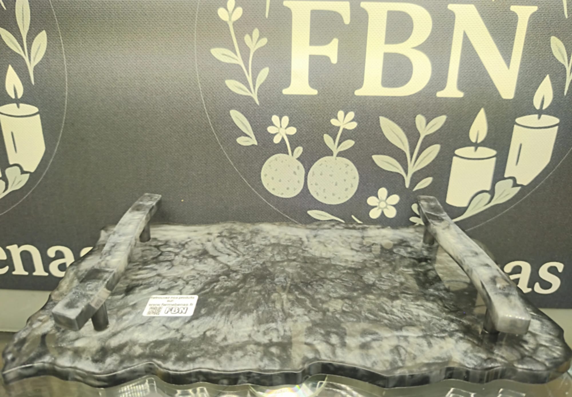 Création artisanale - Plateau en résine avec poignées 1